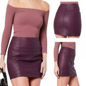 Like new condition Size 6 Free People Faux Leather Skirt.